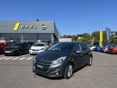 Voir le détail de l'offre de cette PEUGEOT 208 1.2 PureTech 110ch Allure S&S 5p de 2016 en vente à partir de 201.57 €  / mois