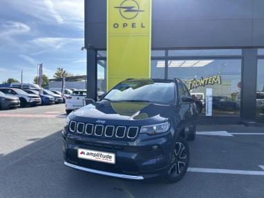 Voir le détail de l'offre de cette JEEP Compass 1.3 GSE T4 150ch Limited 4x2 BVR6 de 2022 en vente à partir de 24 999 € 